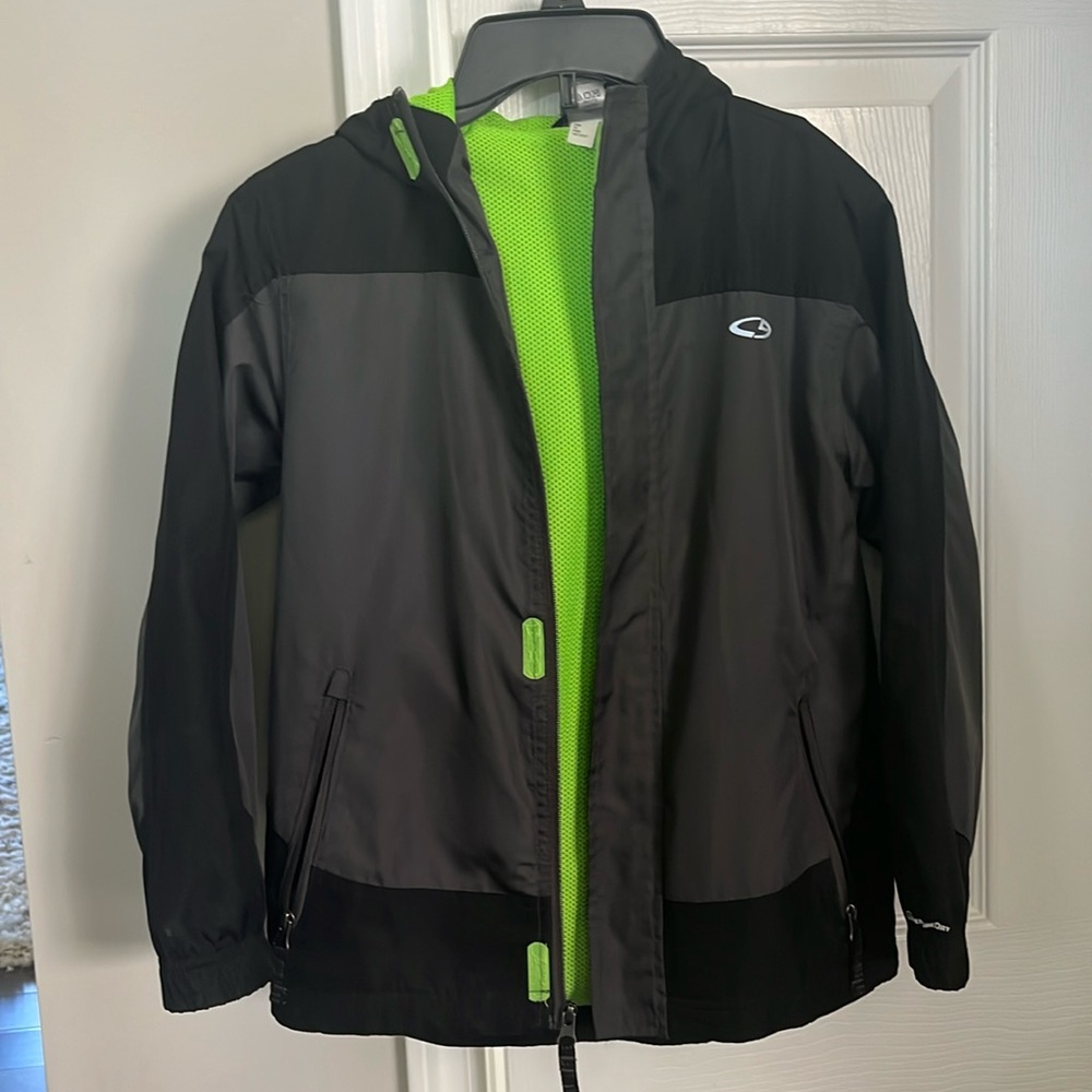 EUC. Boys lightweight Champion coat. Inside is light green.